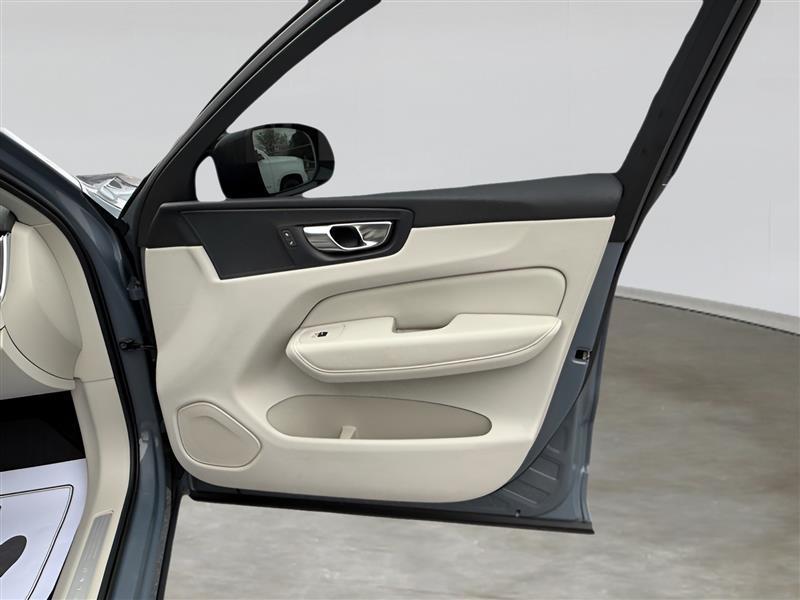 Volvo XC60 B5 Plus Dark 2023