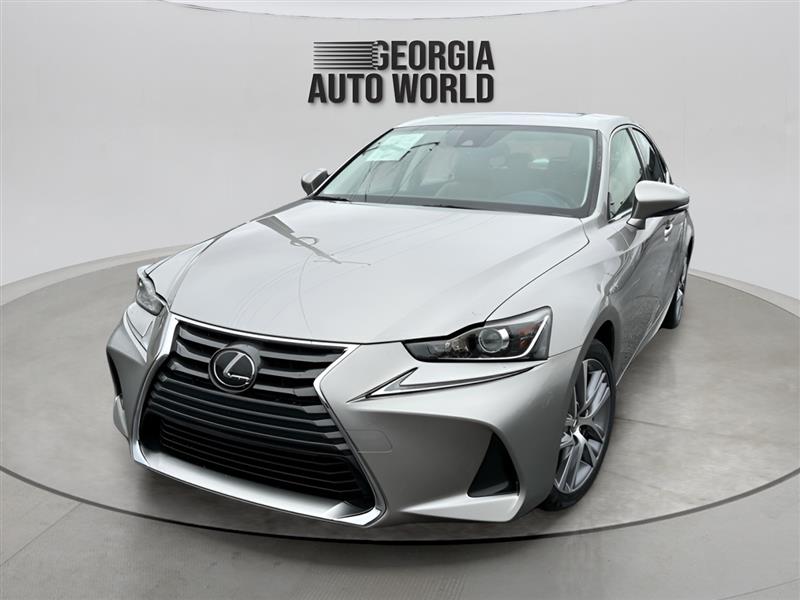 2018 Lexus IS 300's photo