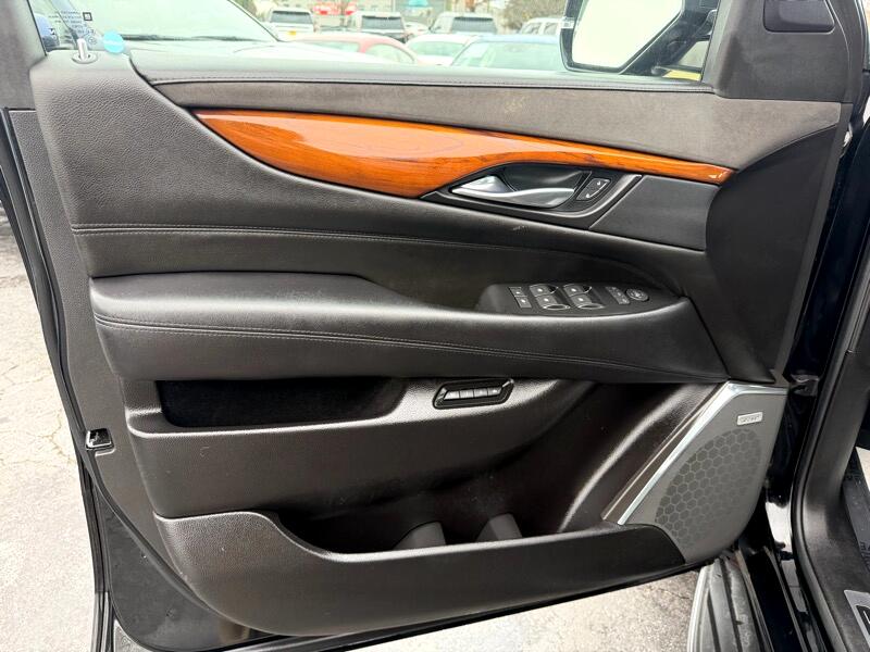 Cadillac Escalade Luxury 4WD 2017