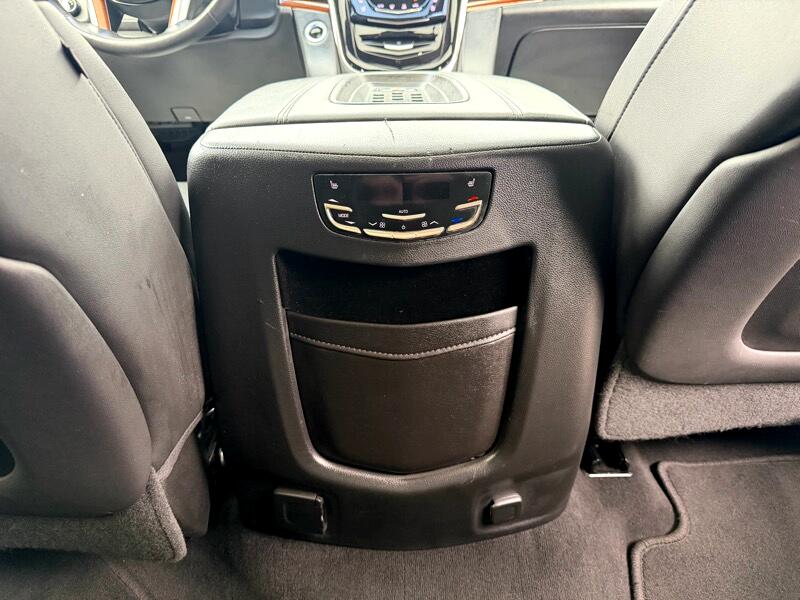 Cadillac Escalade Luxury 4WD 2017