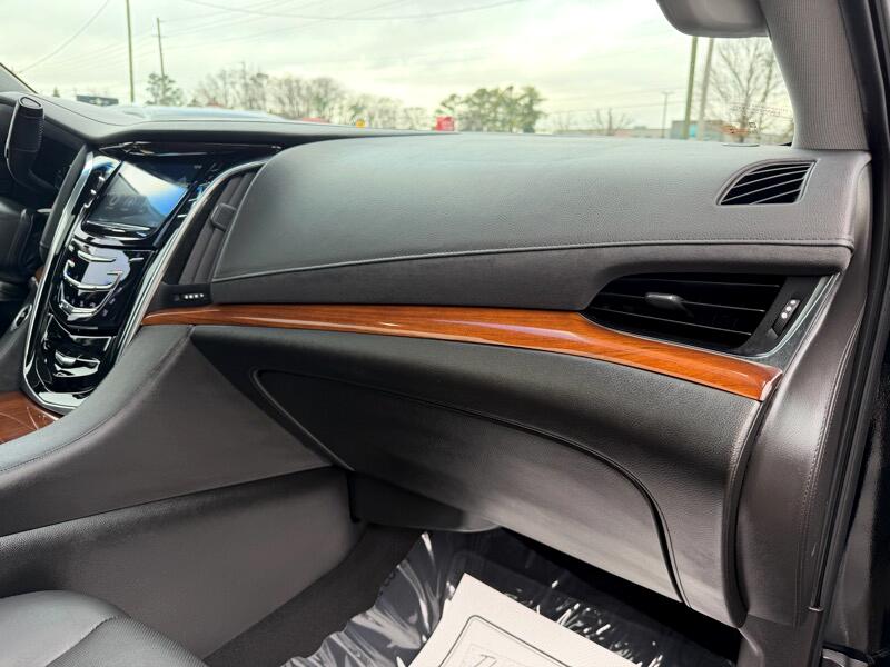 Cadillac Escalade Luxury 4WD 2017