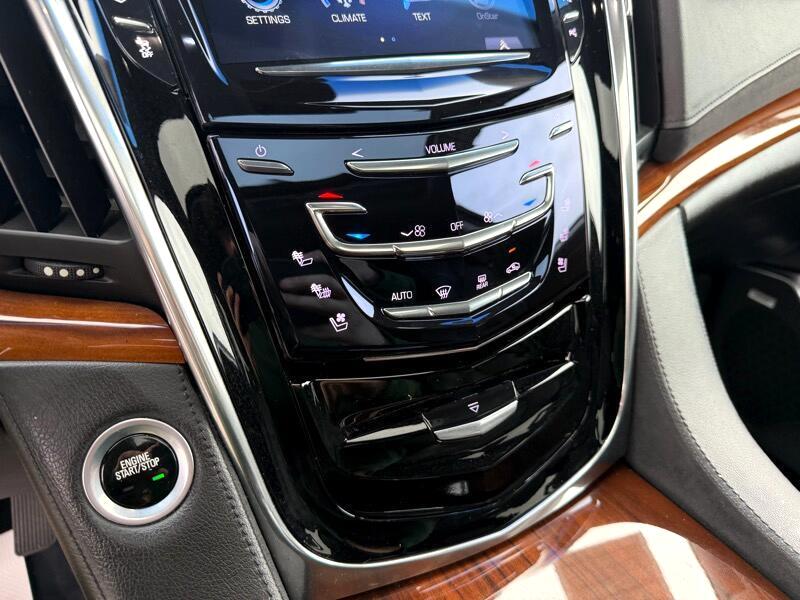 Cadillac Escalade Luxury 4WD 2017