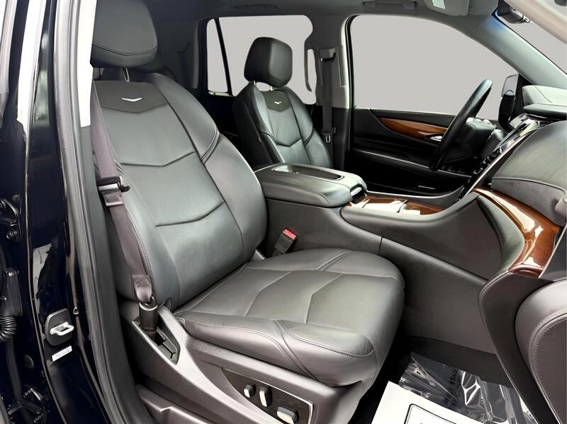 Cadillac Escalade Luxury 4WD 2017