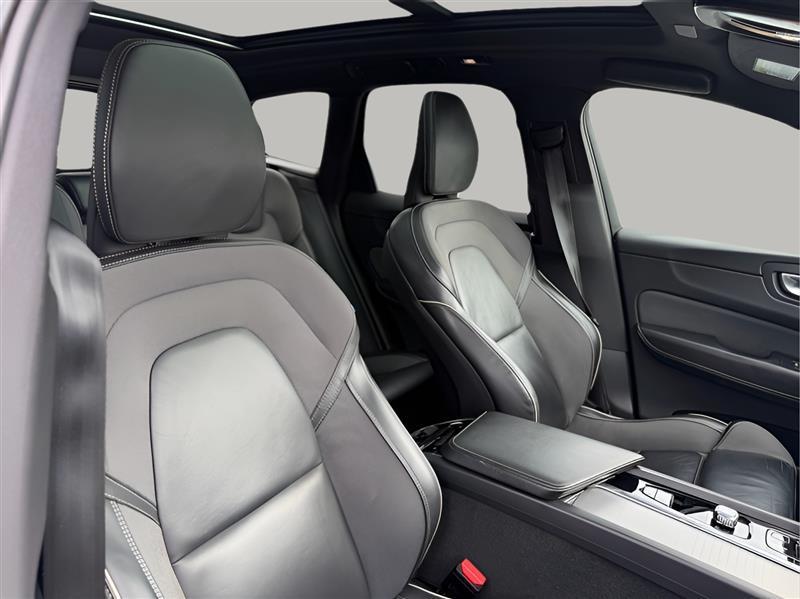 Volvo XC60 B6 R-Design AWD 2022