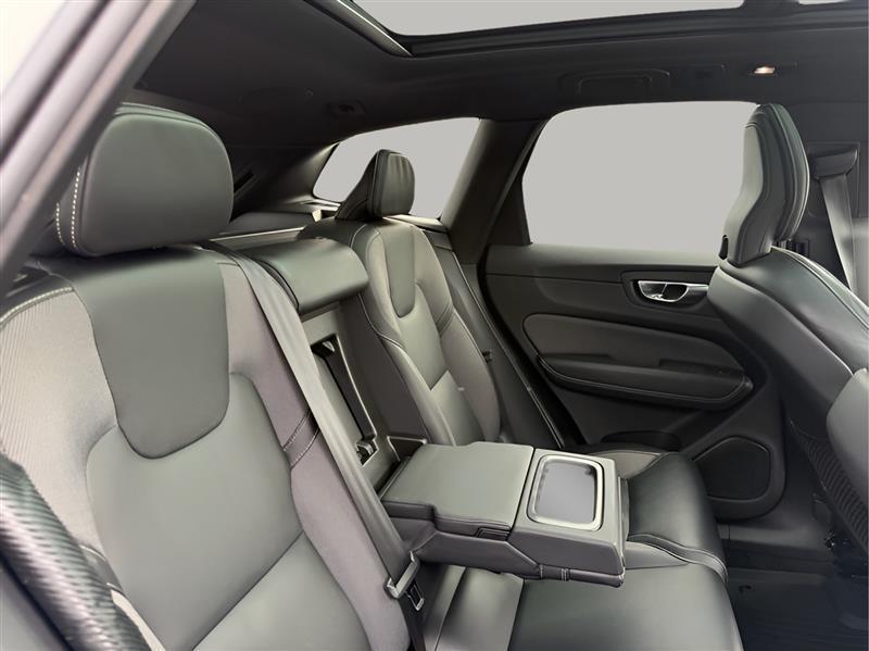 Volvo XC60 B6 R-Design AWD 2022