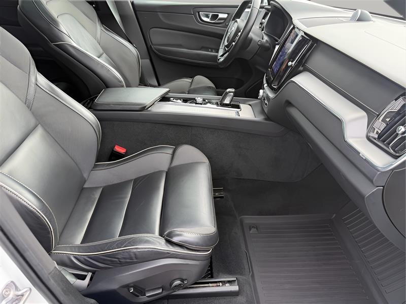 Volvo XC60 B6 R-Design AWD 2022