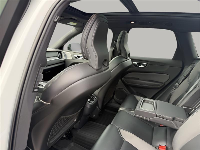 Volvo XC60 B6 R-Design AWD 2022