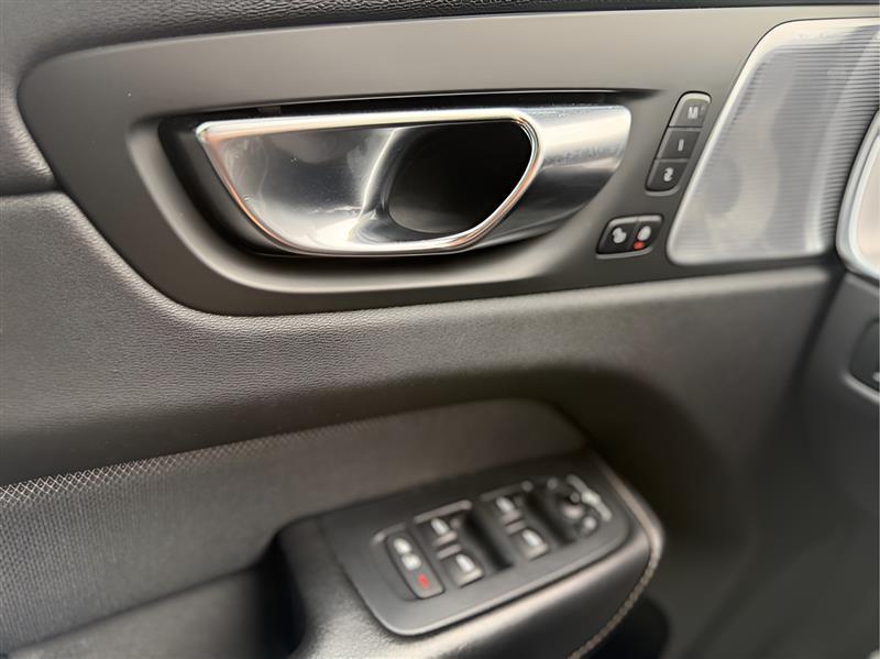 Volvo XC60 B6 R-Design AWD 2022