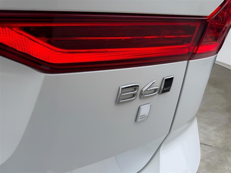 Volvo XC60 B6 R-Design AWD 2022