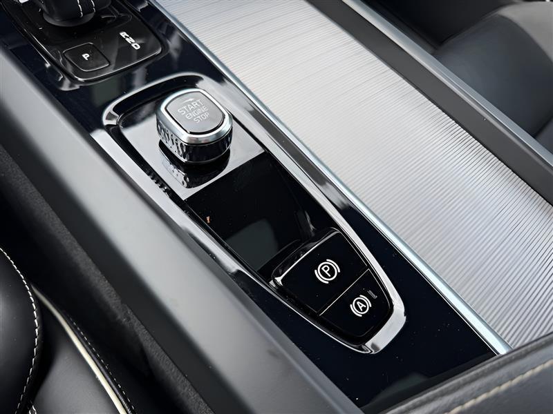 Volvo XC60 B6 R-Design AWD 2022