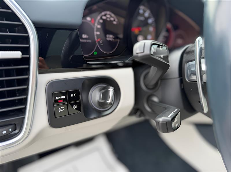 Porsche Cayenne Base 4D SUV 2020