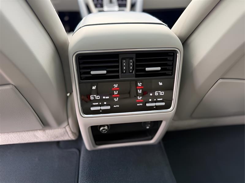 Porsche Cayenne Base 4D SUV 2020