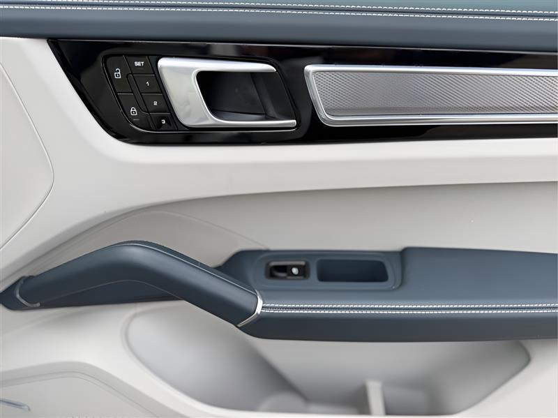 Porsche Cayenne Base 4D SUV 2020