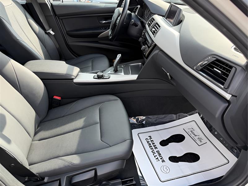 BMW 3-Series 320i Sedan 2018