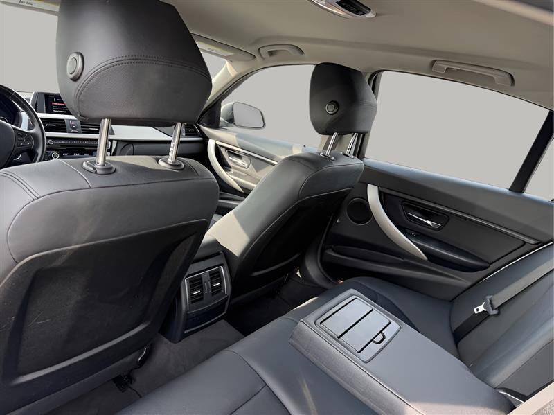 BMW 3-Series 320i Sedan 2018