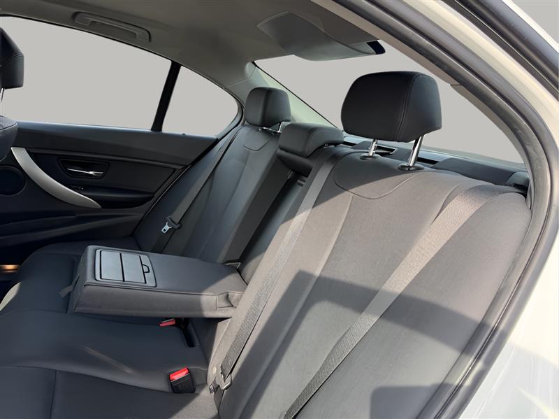 BMW 3-Series 320i Sedan 2018