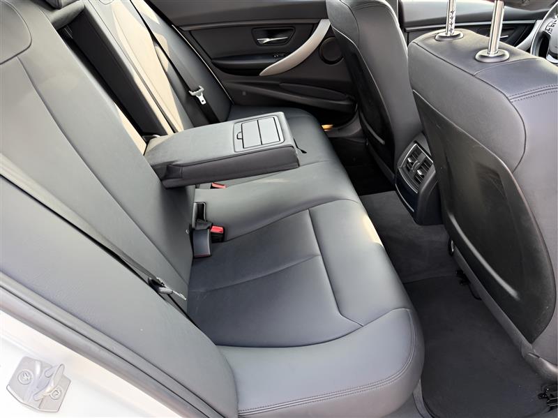 BMW 3-Series 320i Sedan 2018