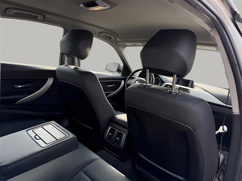 BMW 3-Series 320i Sedan 2018