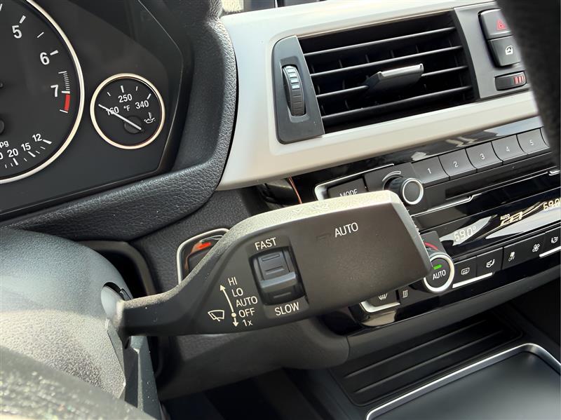 BMW 3-Series 320i Sedan 2018