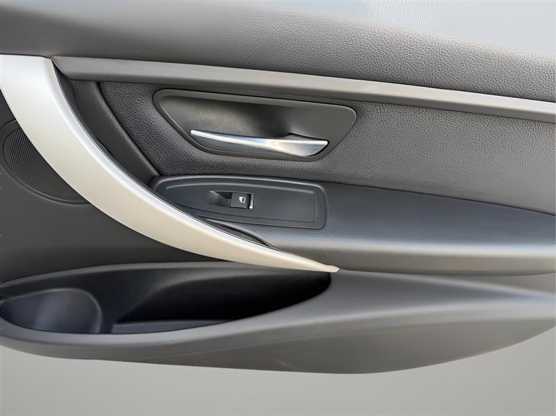 BMW 3-Series 320i Sedan 2018