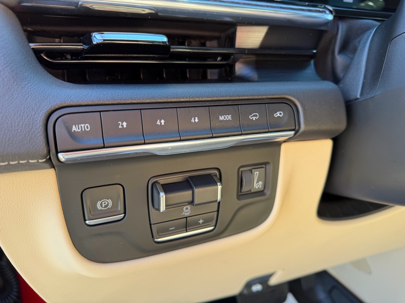 Cadillac Escalade Premium Luxury AWD 2021