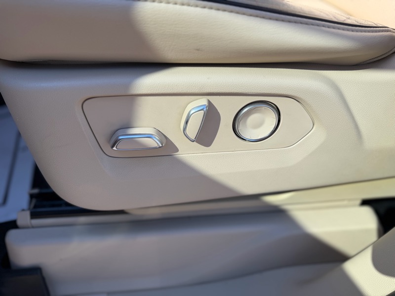 Cadillac Escalade Premium Luxury AWD 2021