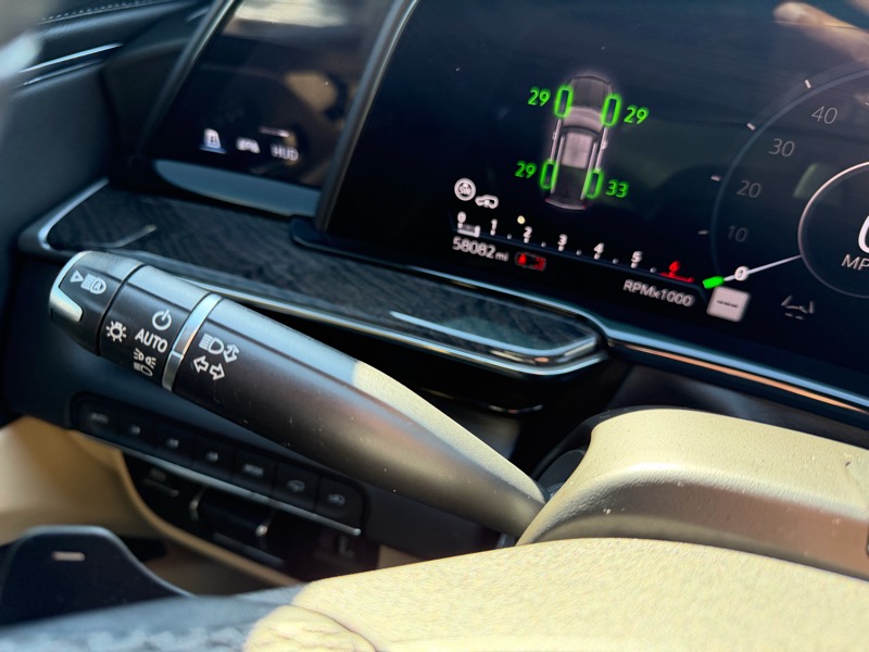 Cadillac Escalade Premium Luxury AWD 2021