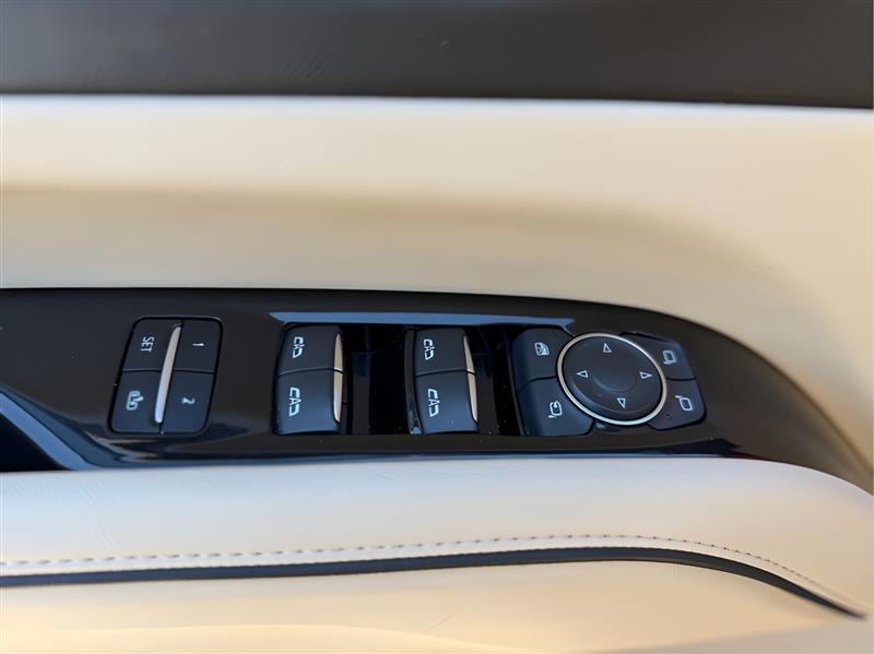 Cadillac Escalade Premium Luxury AWD 2021