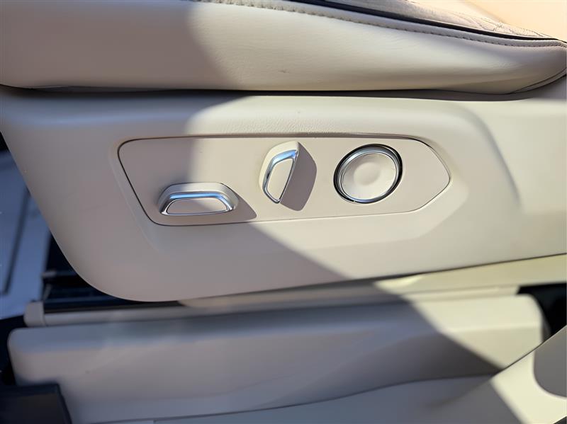 Cadillac Escalade Premium Luxury AWD 2021