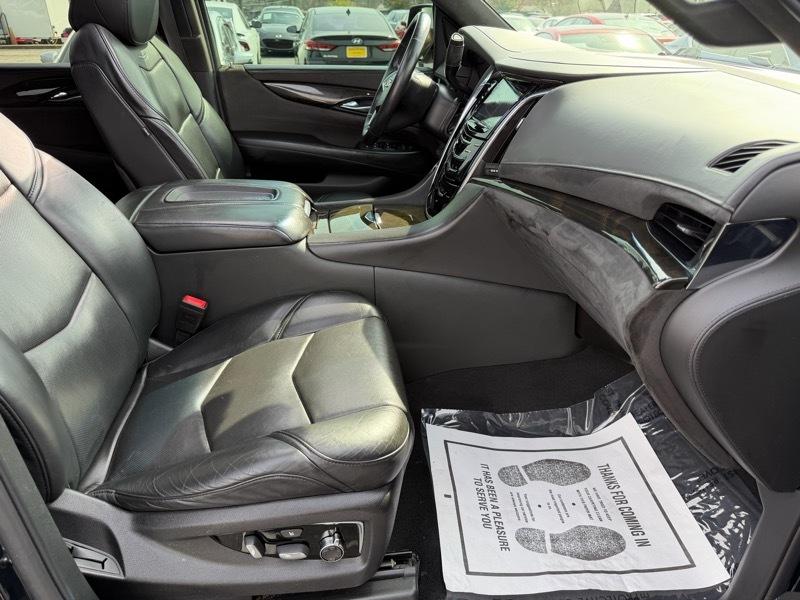 Cadillac Escalade Platinum 4WD 2018