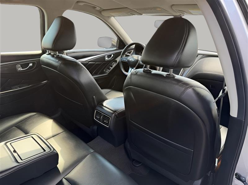 Infiniti Q50 3.0t LUXE 2020