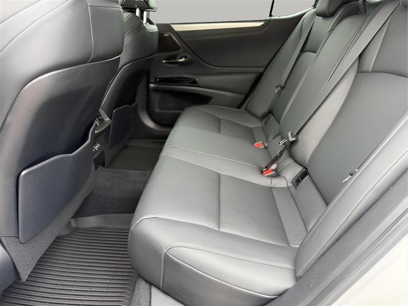 Lexus ES 350 F SPORT 2023