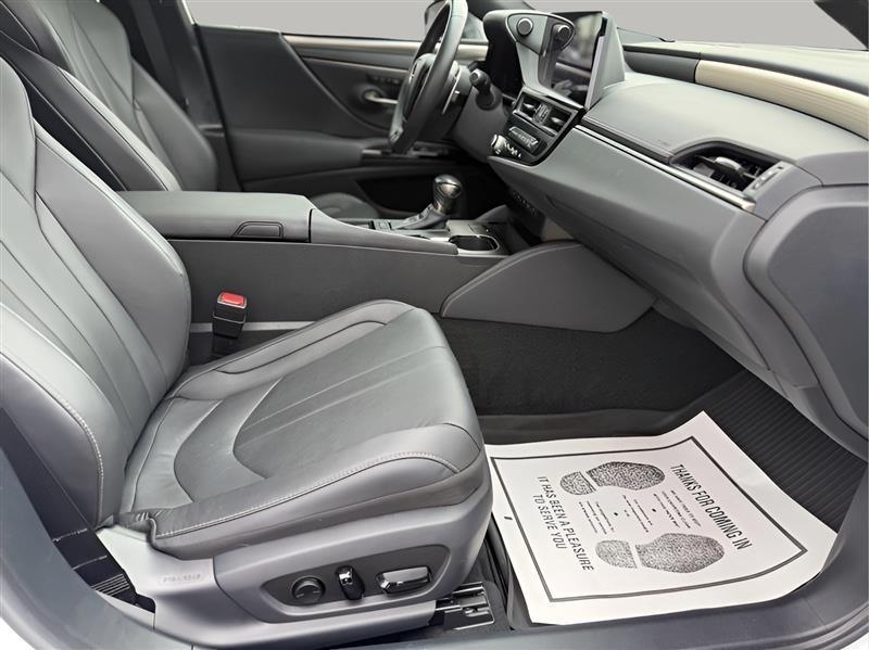 Lexus ES 350 F SPORT 2023