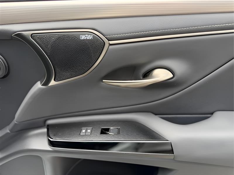 Lexus ES 350 F SPORT 2023