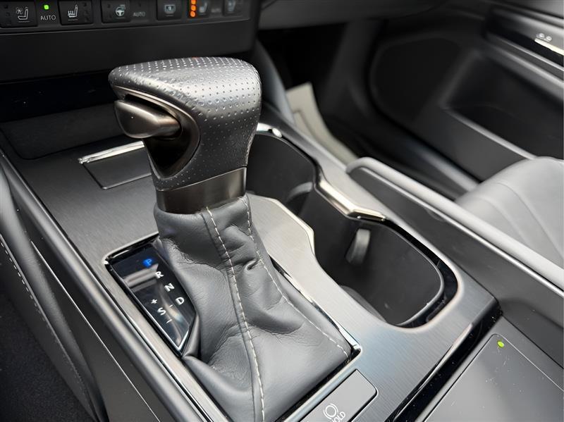 Lexus ES 350 F SPORT 2023