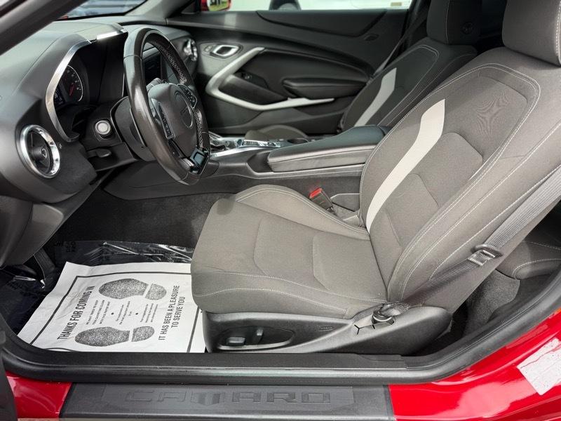 Chevrolet Camaro LT1 2D Coupe 2020