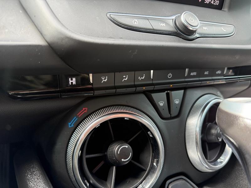 Chevrolet Camaro LT1 2D Coupe 2020