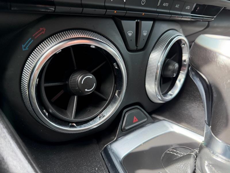 Chevrolet Camaro LT1 2D Coupe 2020