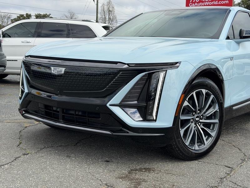 Cadillac Lyriq Sport-3 2024