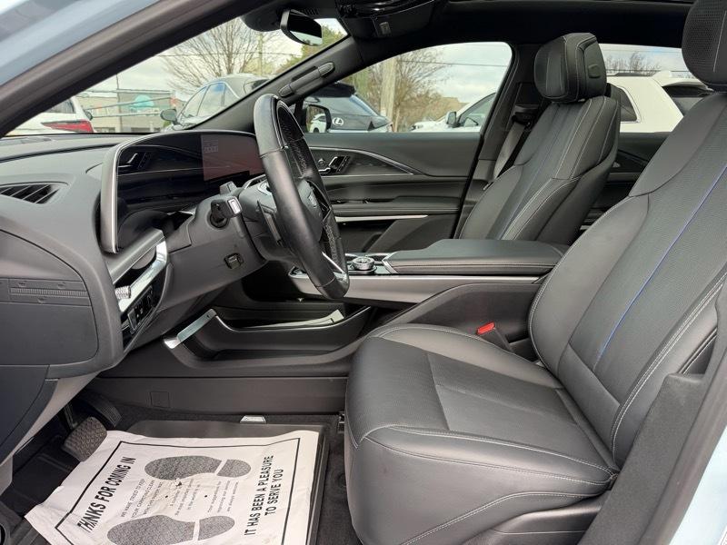 Cadillac Lyriq Sport-3 2024