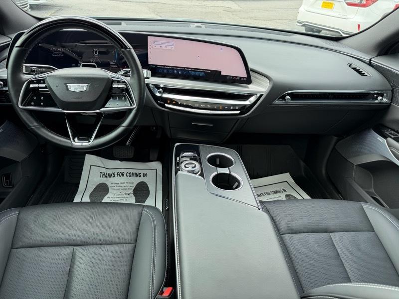 Cadillac Lyriq Sport-3 2024