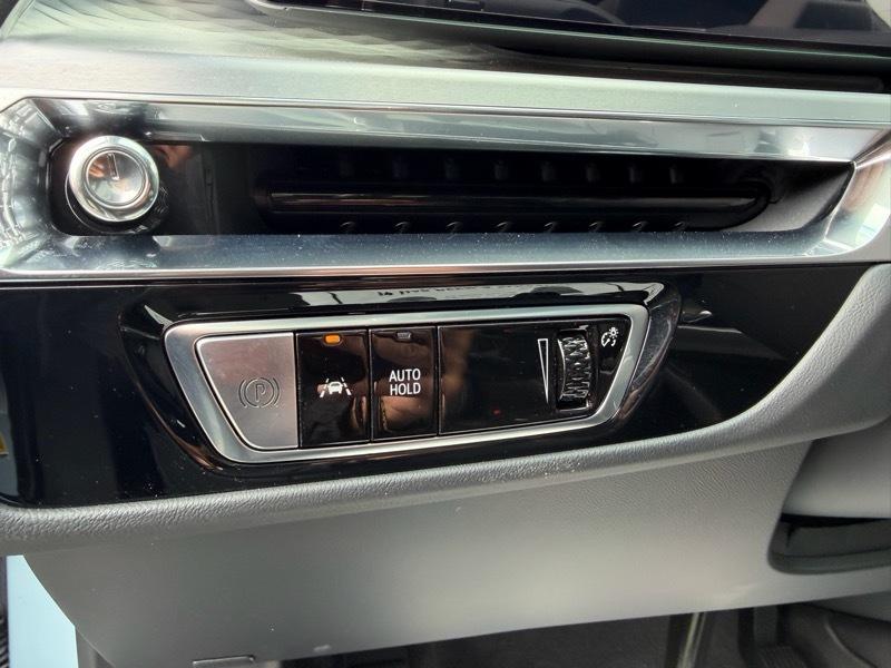 Cadillac Lyriq Sport-3 2024