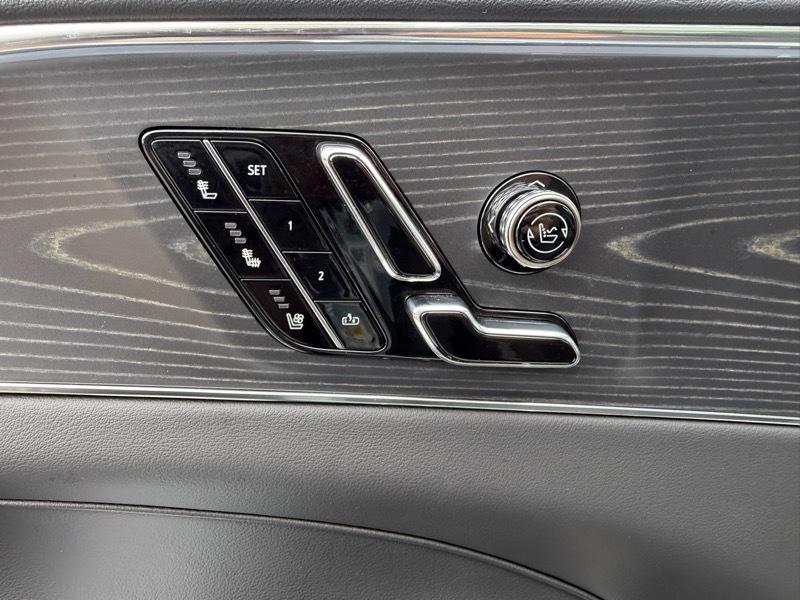 Cadillac Lyriq Sport-3 2024