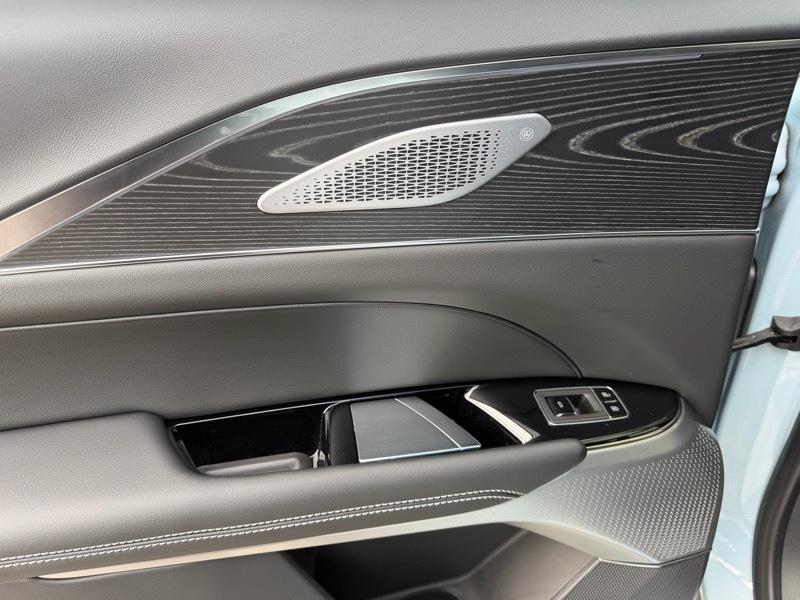 Cadillac Lyriq Sport-3 2024