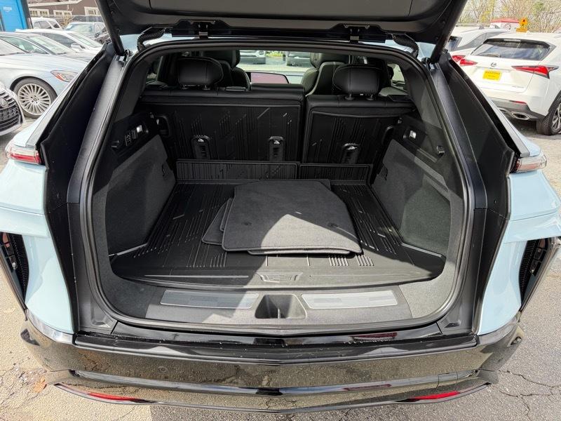 Cadillac Lyriq Sport-3 2024