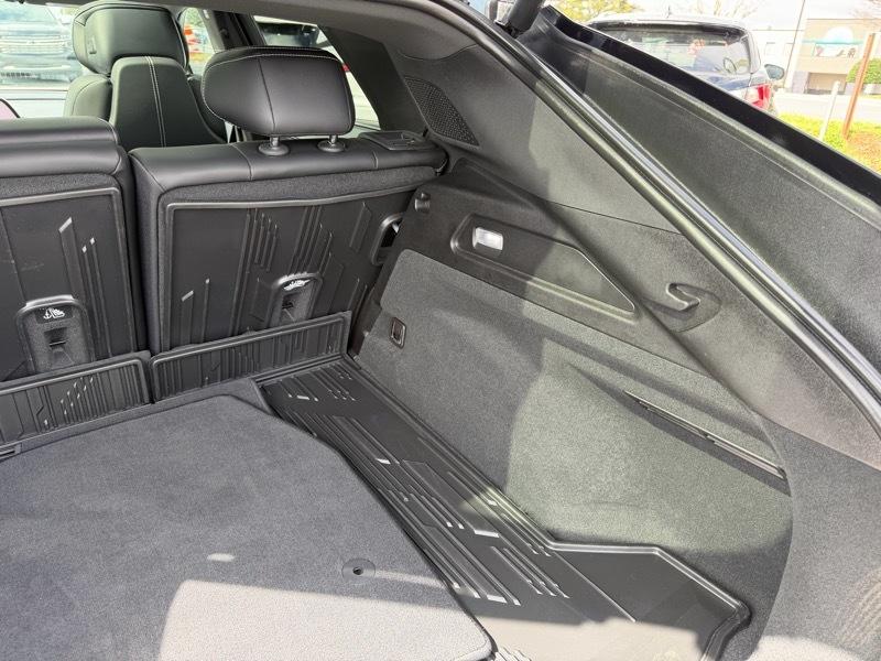 Cadillac Lyriq Sport-3 2024