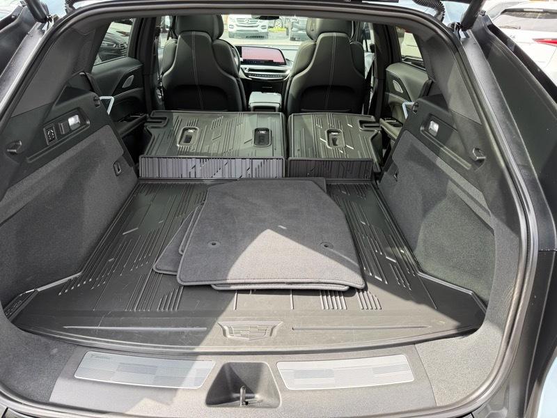 Cadillac Lyriq Sport-3 2024