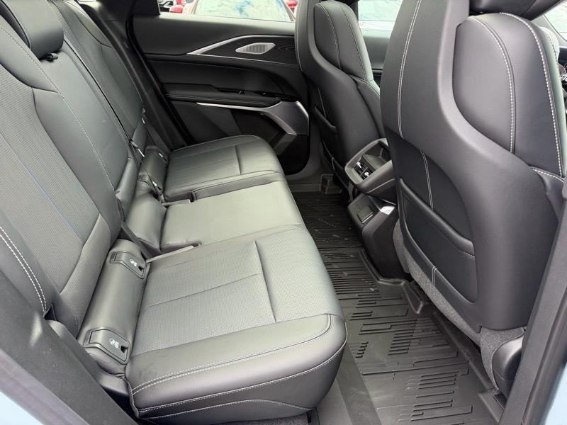 Cadillac Lyriq Sport-3 2024