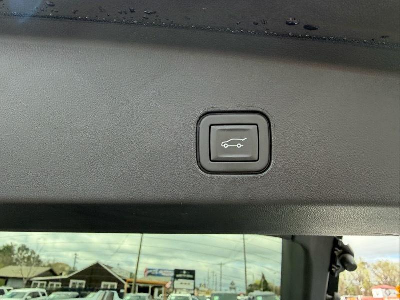 Cadillac Lyriq Sport-3 2024