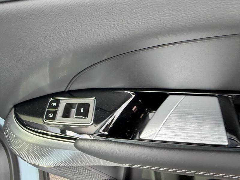 Cadillac Lyriq Sport-3 2024